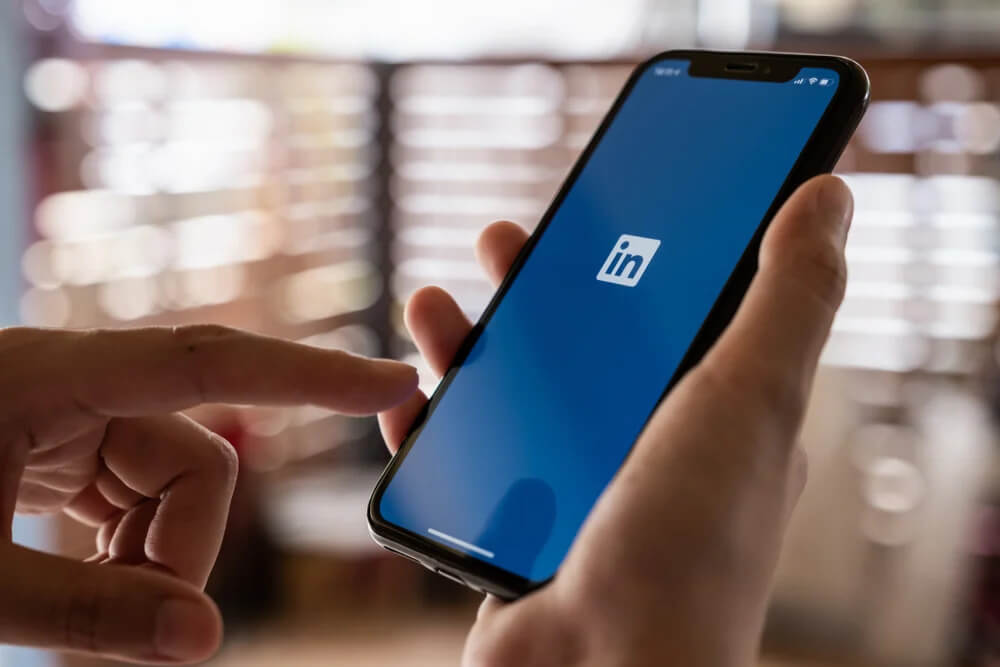 Descubra os cargos em Tecnologia em destaque, segundo o LinkedIn