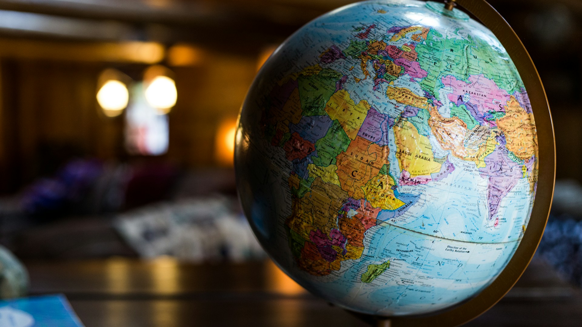Desvendando a Macroeconomia: O cenário econômico global e suas implicações
